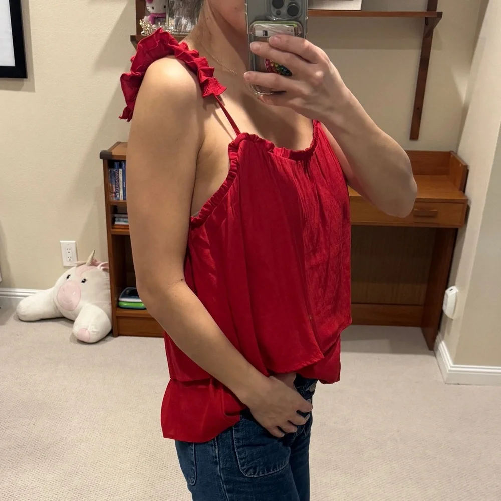 NWT! Hayden Red Ruffled Top - Picture 7 of 12